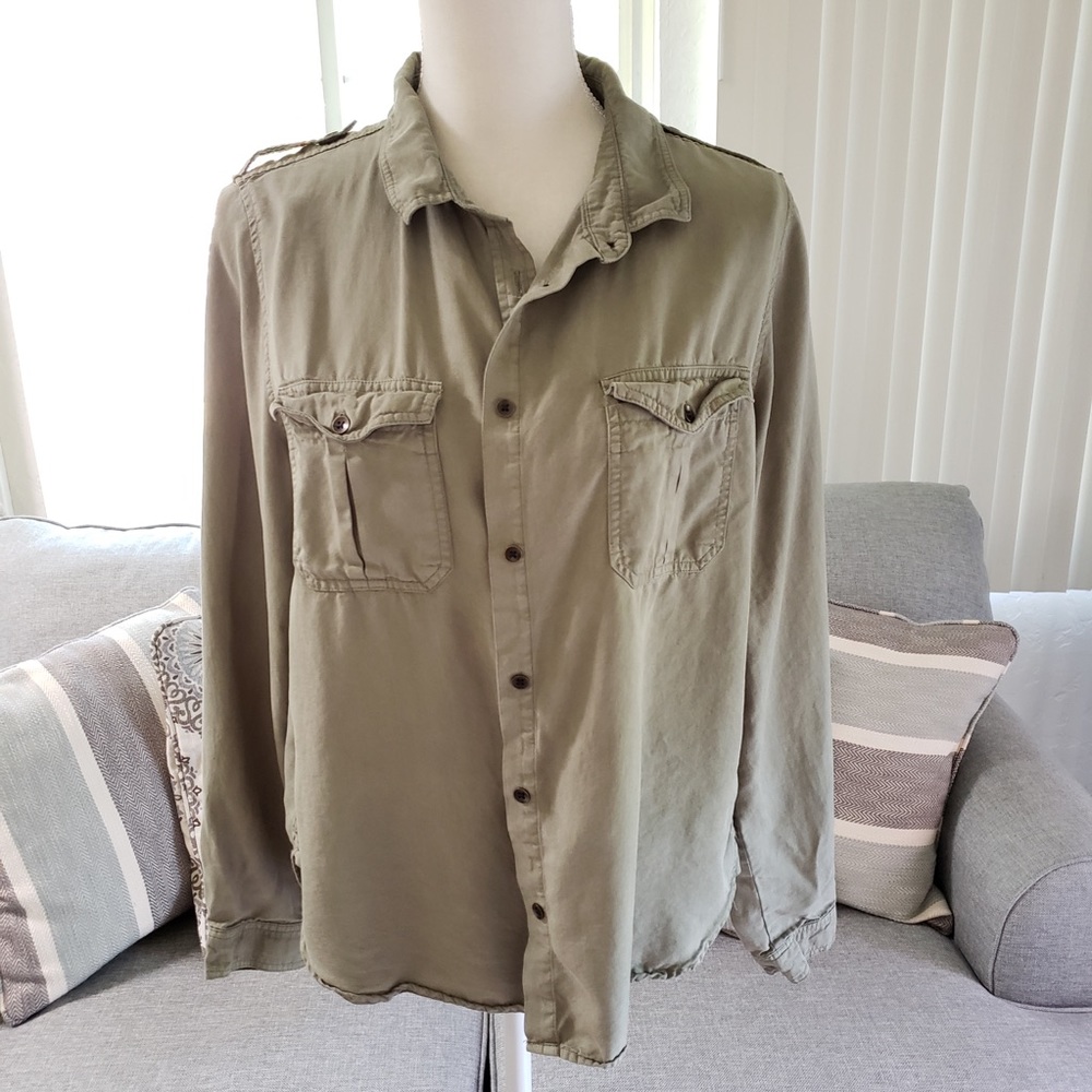 Universal Thread button down shirt
